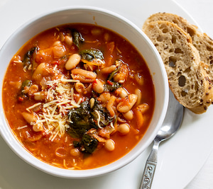 cozy-white-bean-and-spinach-soup